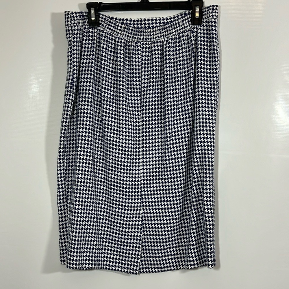 CLAUDE SKIRTS SIZE 14 BLUE AND WHITE